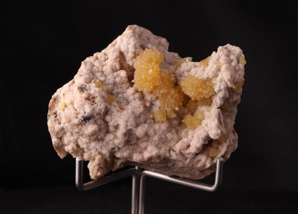 Mimetite on Dolomite