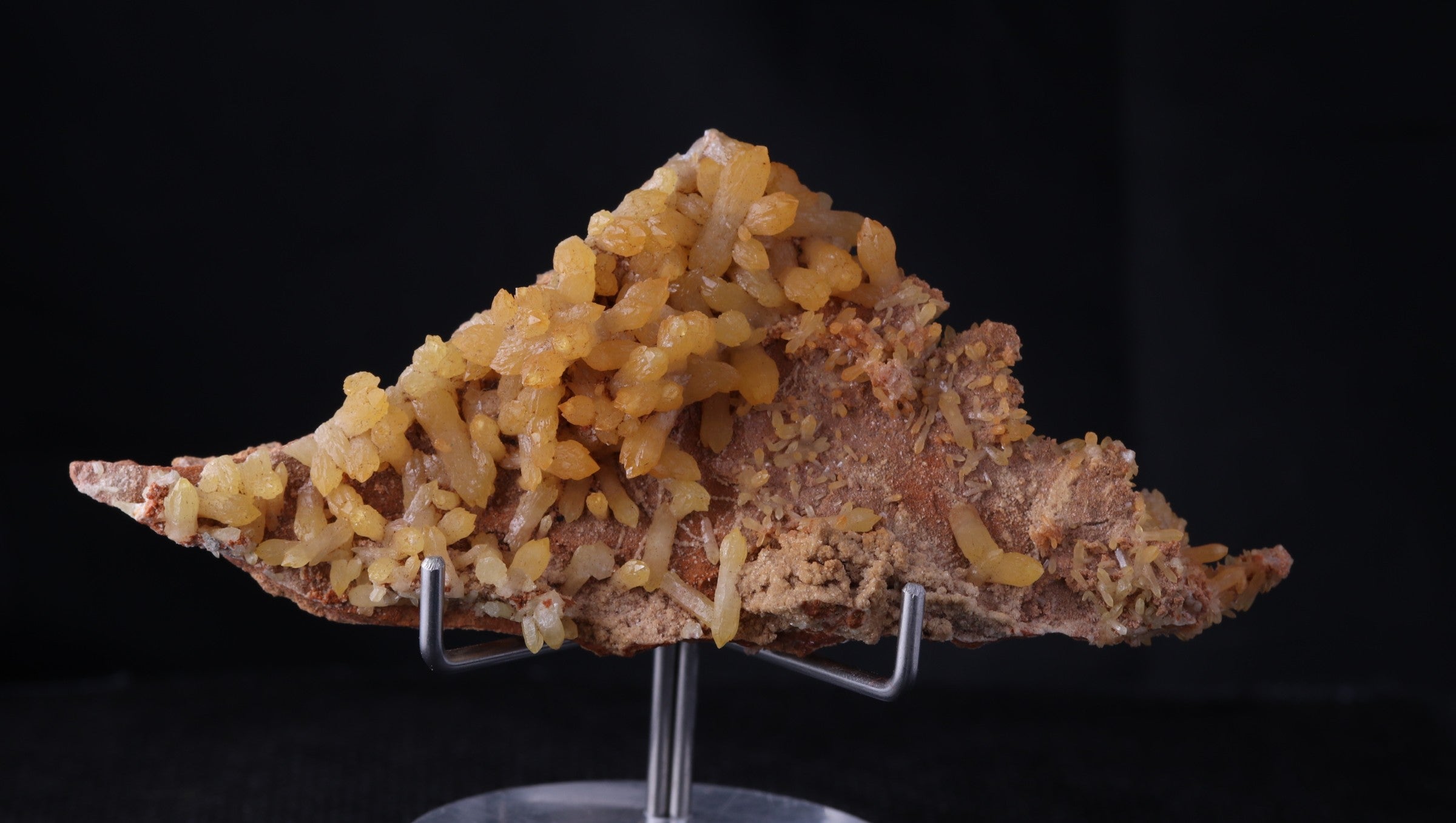 Mimetite on Dolomite