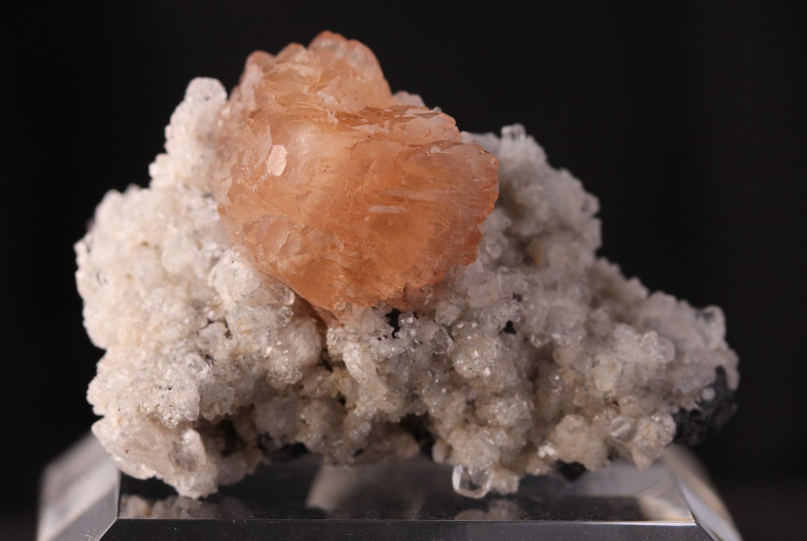 Olmiite with Calcite