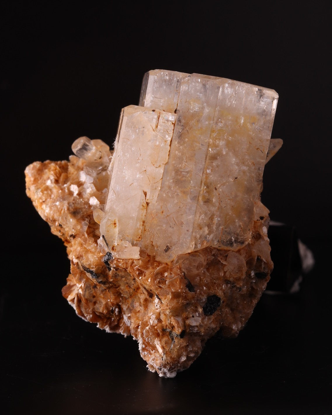 Goshenite with Muscovite