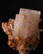 Goshenite with Muscovite