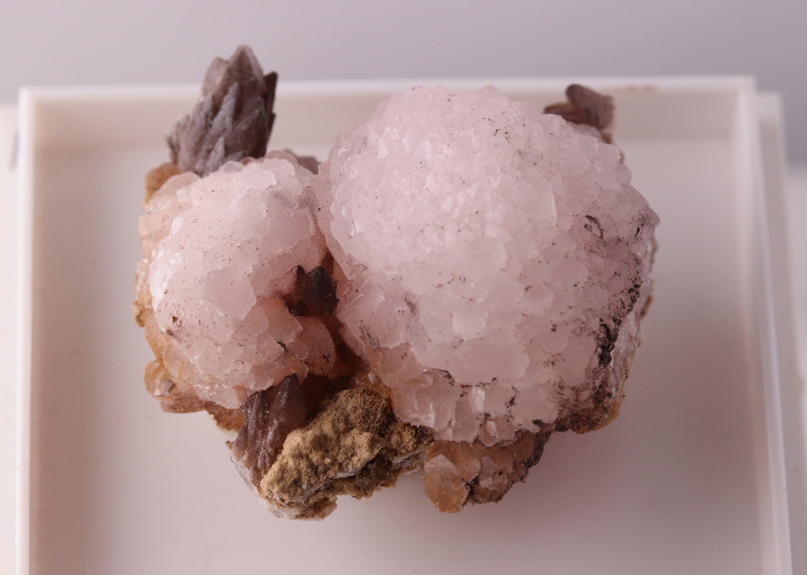 Manganoan Calcite