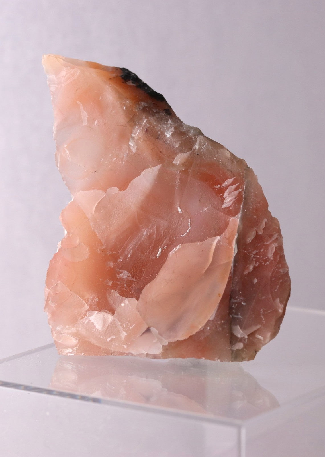 Back view of a rather nice Bustamite mineral specimen from N'Chwaning, Kalahari Manganese Fields, South Africa.
