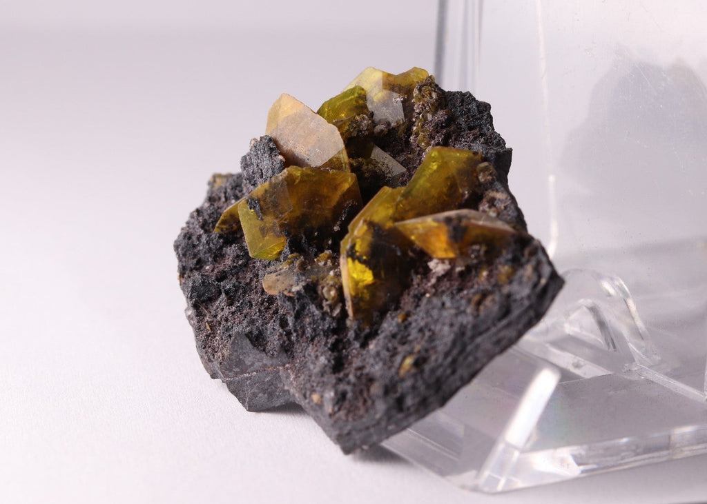 Sturmanite crystals on matrix side view from KMF (Kalahari Manganese Field), South Africa.